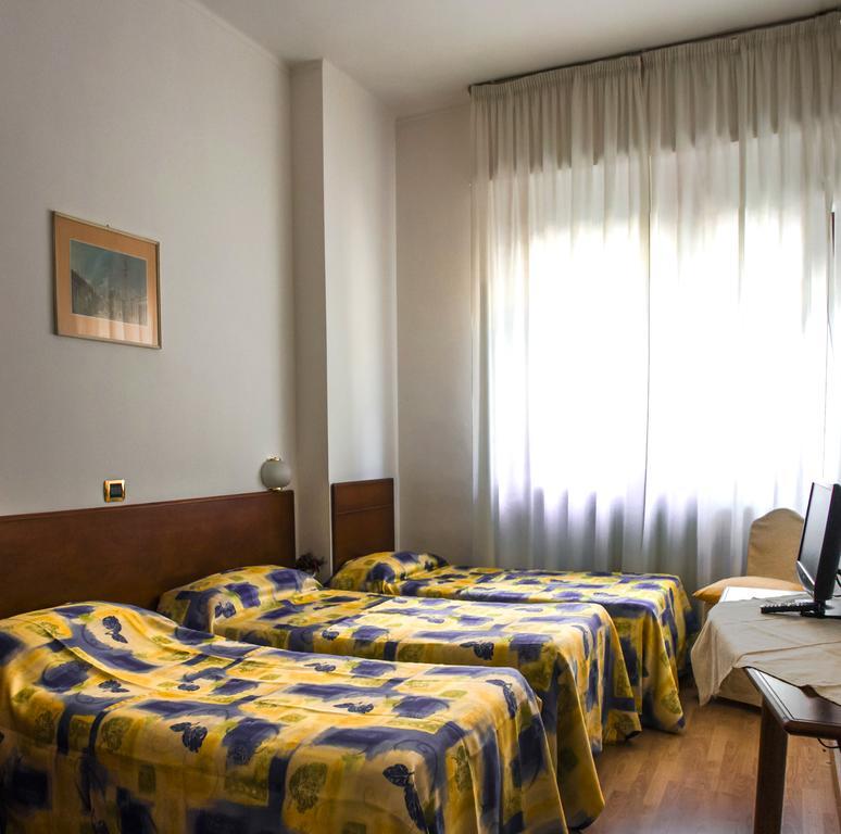 Domus Hotel Alessandria Eksteriør bilde