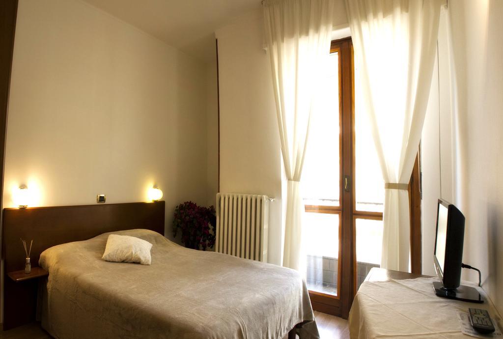 Domus Hotel Alessandria Eksteriør bilde