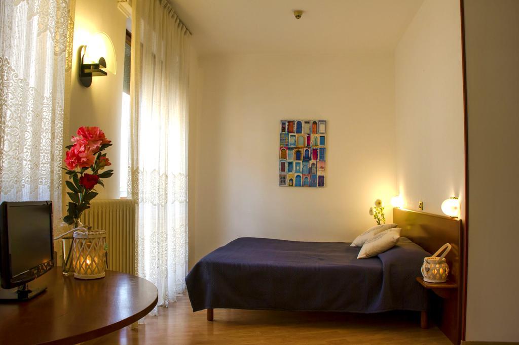 Domus Hotel Alessandria Eksteriør bilde