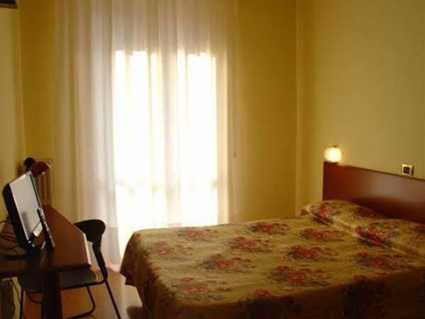 Domus Hotel Alessandria Eksteriør bilde