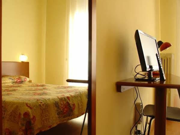 Domus Hotel Alessandria Eksteriør bilde